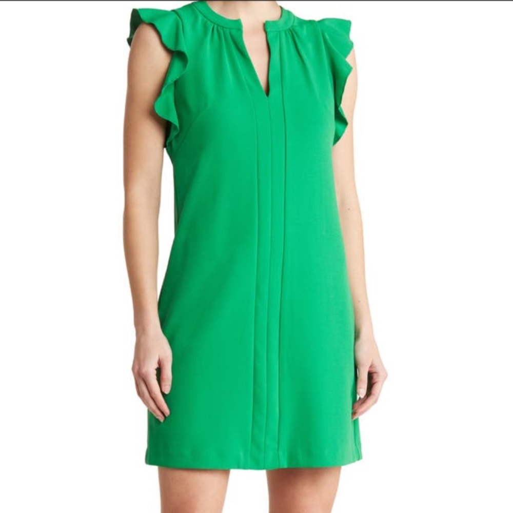 Vince Camuto | Emerald Dress with Ruffle Detail